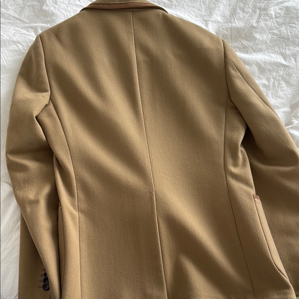 Gucci Tan Blazer with Patterned Lining - Picture 4 of 4